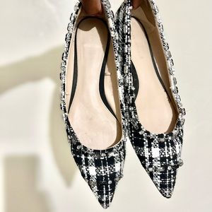 Zara Woman Black and White tweed pointed flats